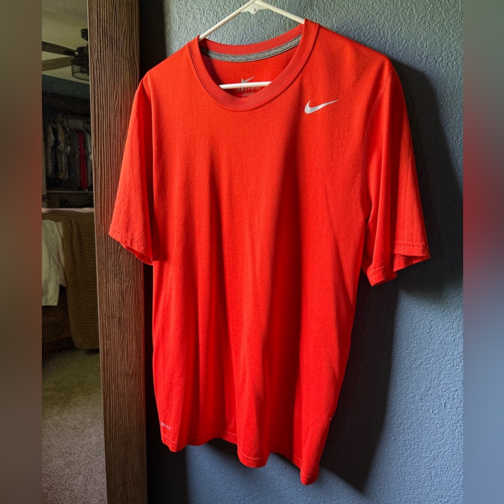 Nike Orange Short Sleeve Tee Vibrant Athletic Shirt